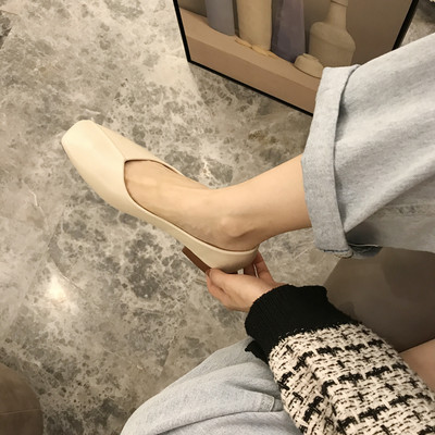 Új modell női bőr cipő szalaggal - két modell