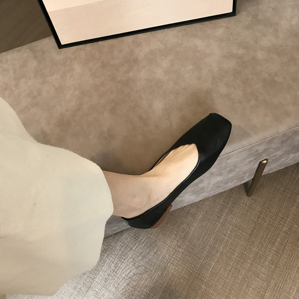 Új modell női bőr cipő szalaggal - két modell