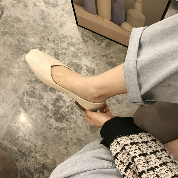 Új modell női bőr cipő szalaggal - két modell