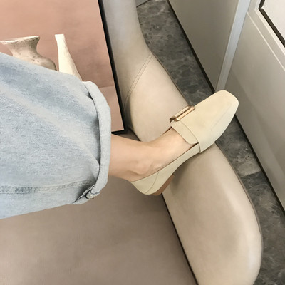 Alkalmi bőrcipő csattal barna és bézs színben