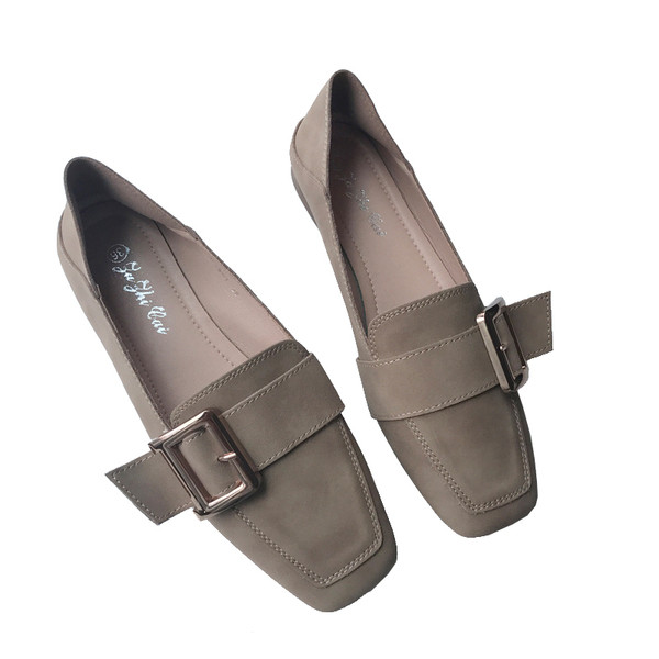 Alkalmi bőrcipő csattal barna és bézs színben