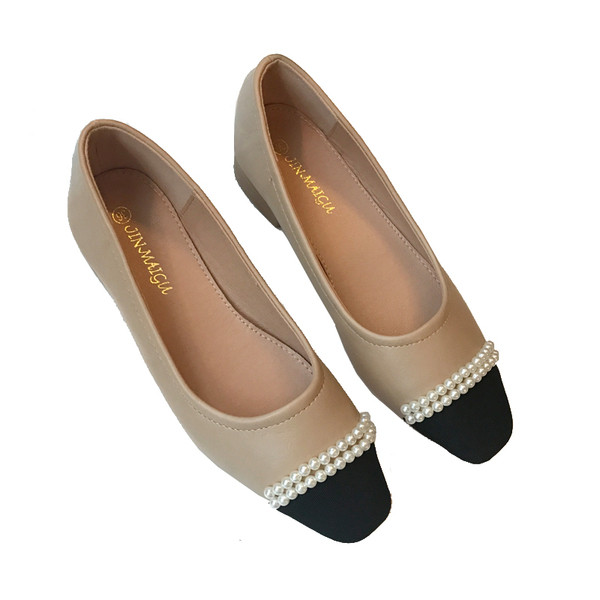 Öko bőrből készült modern női cipő gyöngyökkel