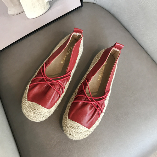 Lapos talpú női bőrcipők - többféle modell