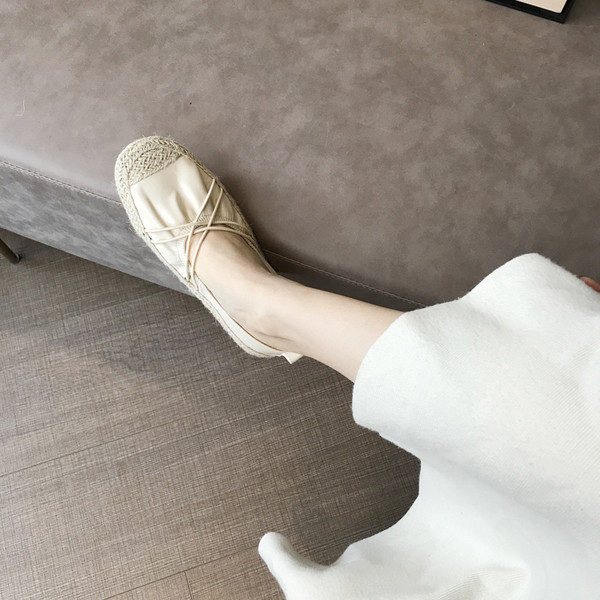 Lapos talpú női bőrcipők - többféle modell