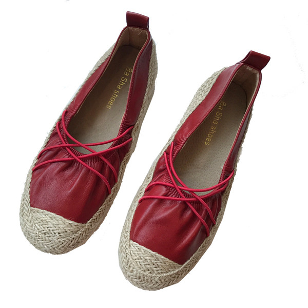 Lapos talpú női bőrcipők - többféle modell