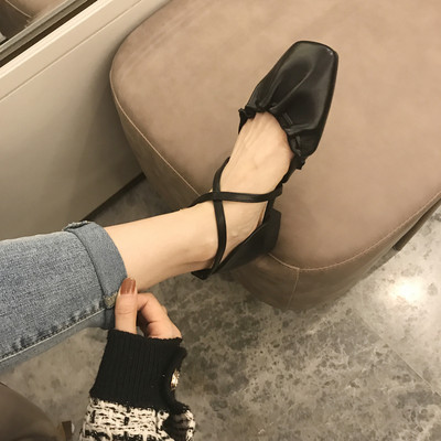 Női bőrcipő pánttal - két modell