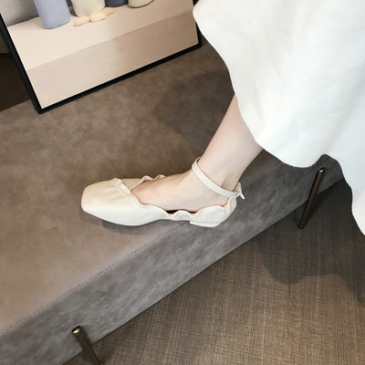 Női bőrcipő pánttal - két modell