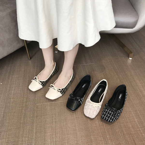 Textilből készült, szalagos női alkalmi cipő új modellje