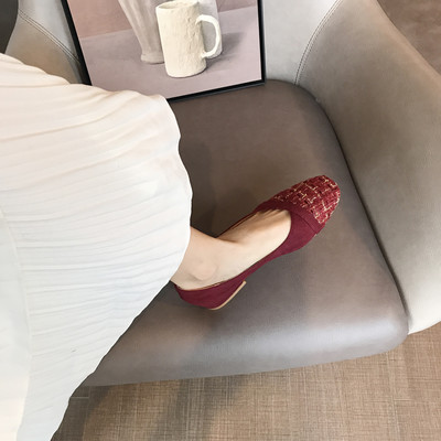 Aktuális lapos talpú női cipők két modellben