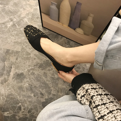 Aktuális lapos talpú női cipők két modellben