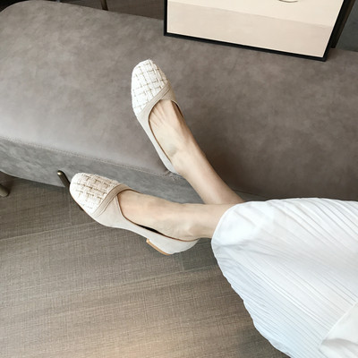 Aktuális lapos talpú női cipők két modellben