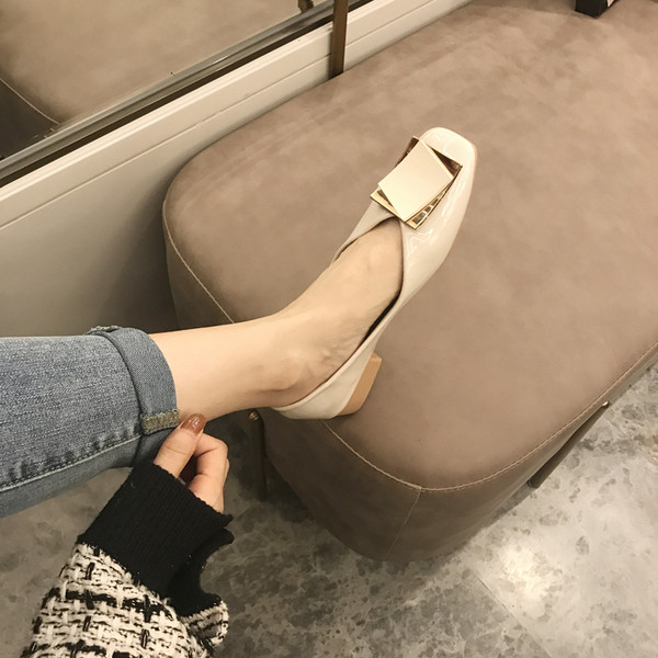 Műbőrből készült alkalmi női cipő több színben