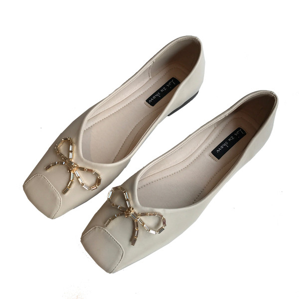 Műbőrből készült alkalmi női cipő több színben