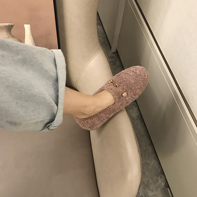 Modern női pehelycipő - szalaggal