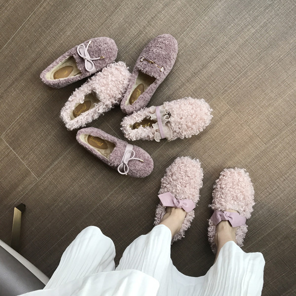 Modern női pehelycipő - szalaggal