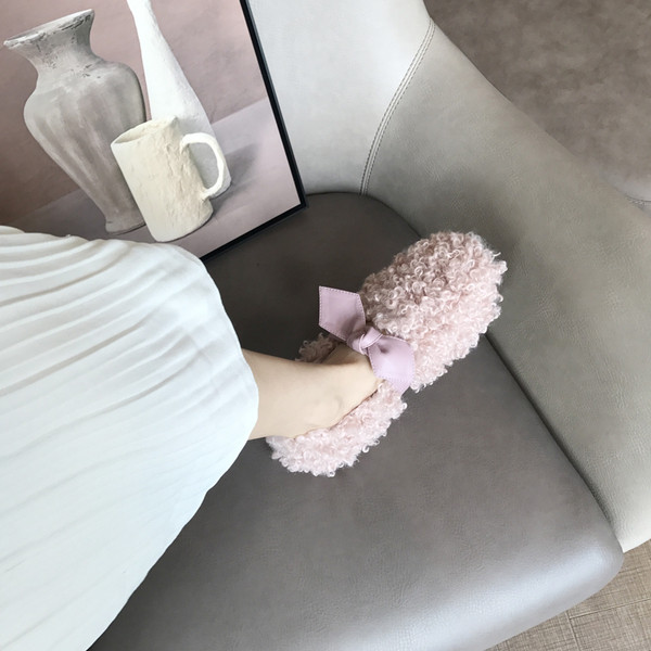 Modern női pehelycipő - szalaggal