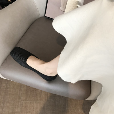 Női cipő pánttal vagy anélkül