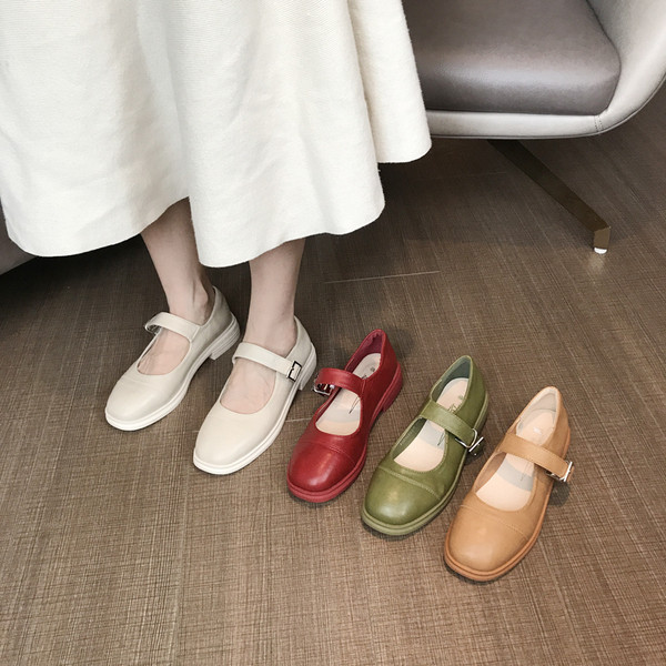 Ležerne ženske cipele s kopčom i ravnim potplatom