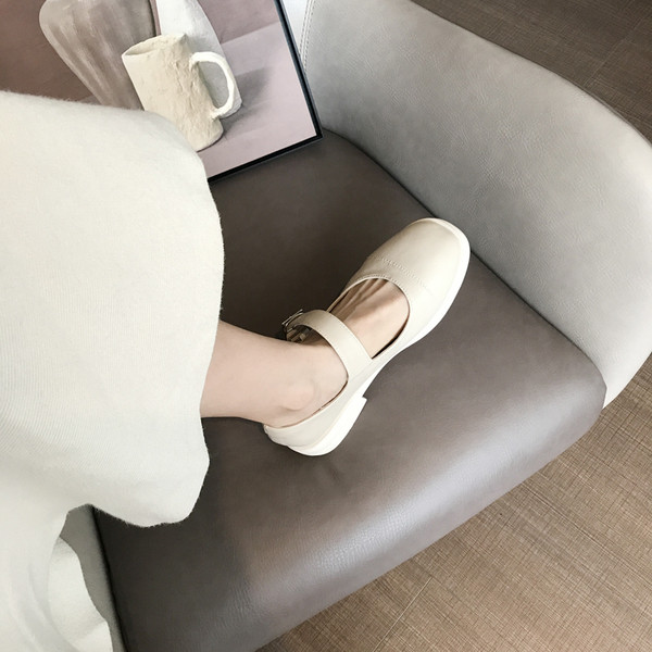 Ležerne ženske cipele s kopčom i ravnim potplatom