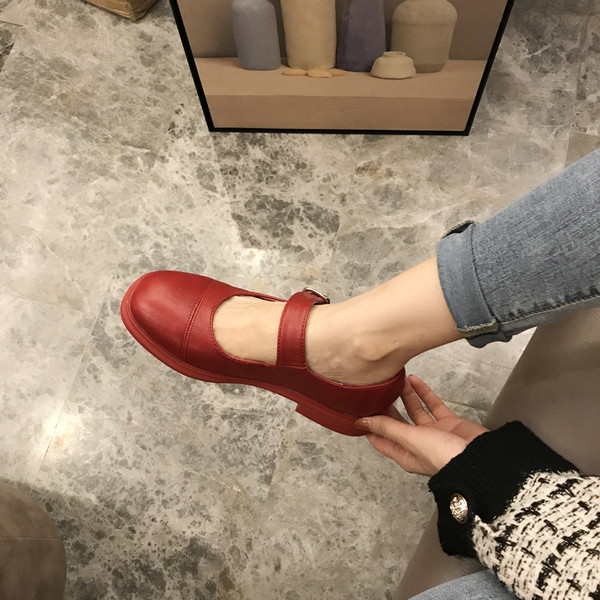 Ležerne ženske cipele s kopčom i ravnim potplatom