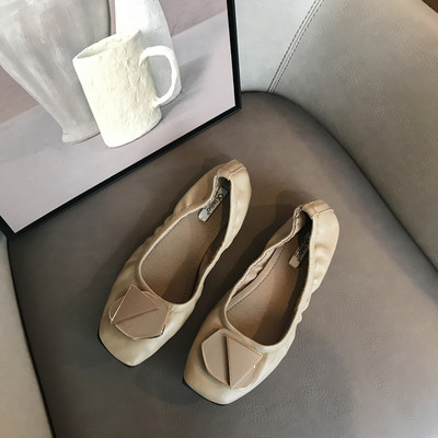 Női alkalmi cipő eko bőrből, lapos talppal és díszítéssel