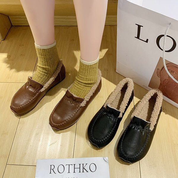 Női alkalmi cipő műbőrből, meleg béléssel barna és fekete színben