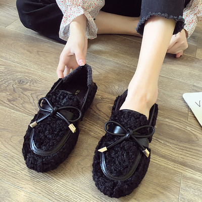 Női alkalmi pehelycipő fém elemmel - két modell