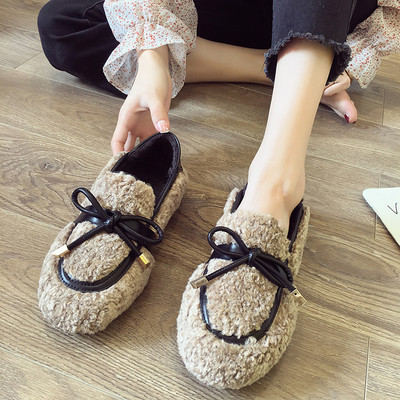 Női alkalmi pehelycipő fém elemmel - két modell