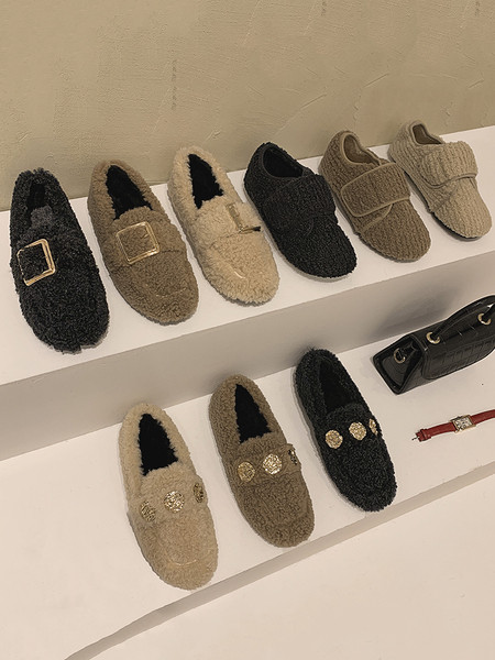 Alkalmi női pehelycipő lapos talppal – többféle modell