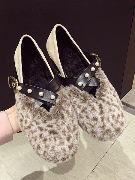 Női alkalmi cipő új modellje állatmintával