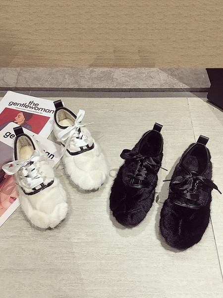 Új modell női pehelycipő fűzős