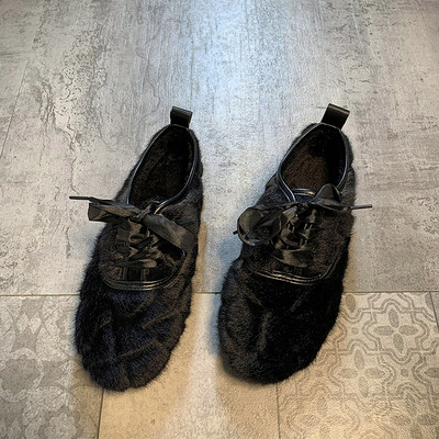 Alkalmi női pehelycipő fűzővel