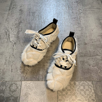 Alkalmi női pehelycipő fűzővel