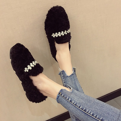 Alkalmi női pehelycipő gyöngyökkel