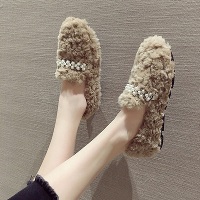 Alkalmi női pehelycipő gyöngyökkel