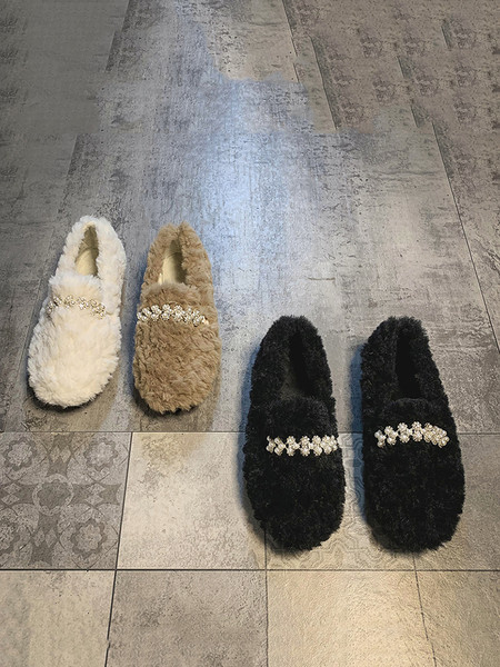 Alkalmi női pehelycipő gyöngyökkel