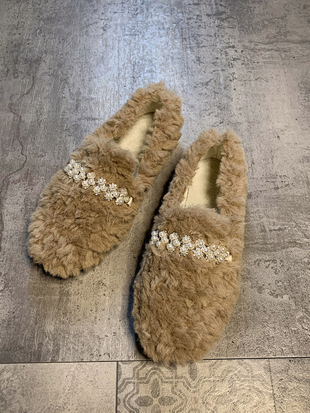 Alkalmi női pehelycipő gyöngyökkel