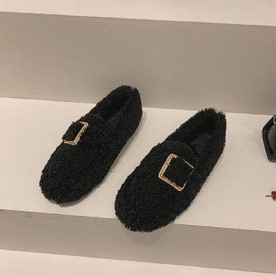 Női alkalmi pehelycipő fém díszítéssel, lapos talppal