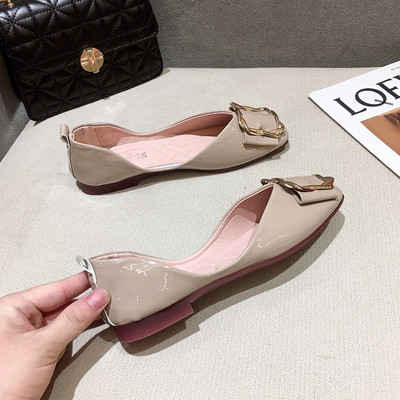 Aktuális női cipők szalaggal és csattal - több modell