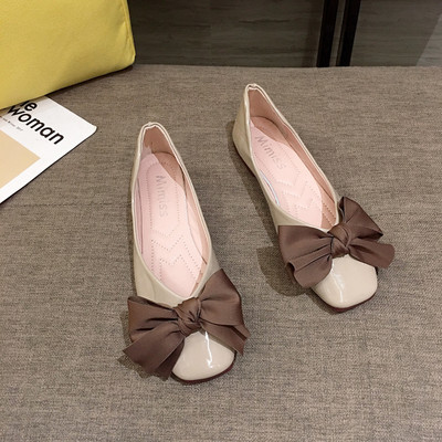 Aktuális női cipők szalaggal és csattal - több modell