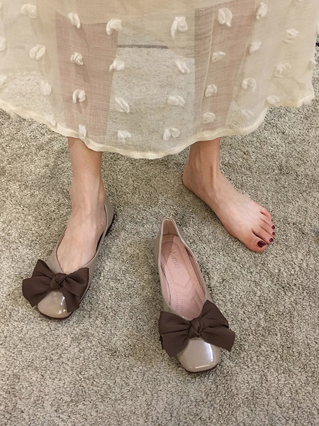 Aktuális női cipők szalaggal és csattal - több modell