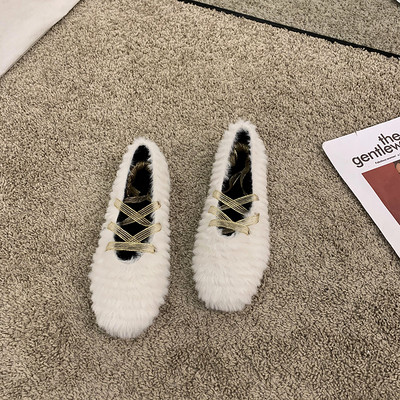 Női pehelycipő keresztfűzővel