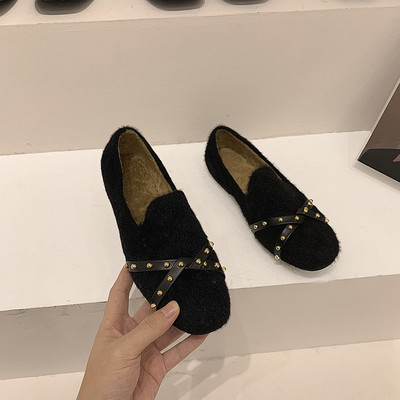 Γυναικεία casual παπούτσια με τρουξ και επίπεδη σόλα σε μπεζ και μαύρο χρώμα