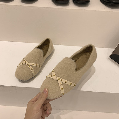 Γυναικεία casual παπούτσια με τρουξ και επίπεδη σόλα σε μπεζ και μαύρο χρώμα