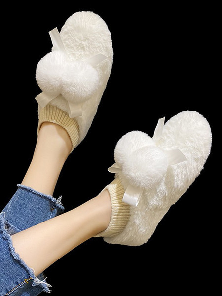 Új modell női pehelycipő pomponokkal