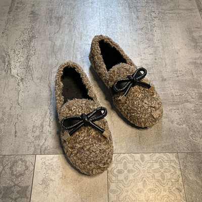 Női alkalmi pehelycipő szalaggal - két modell