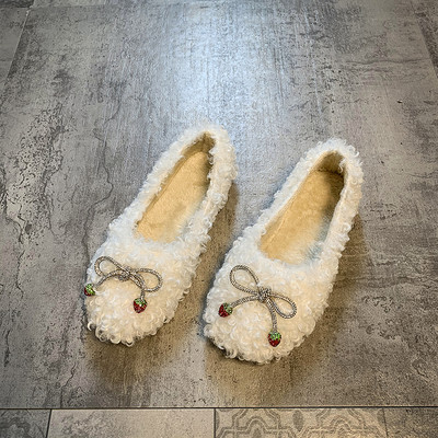 Női pehelycipő fűzővel és lapos talppal