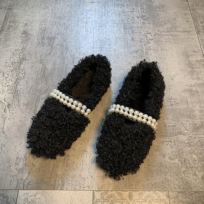 Új pehelycipő modell gyöngyökkel és lapos talppal