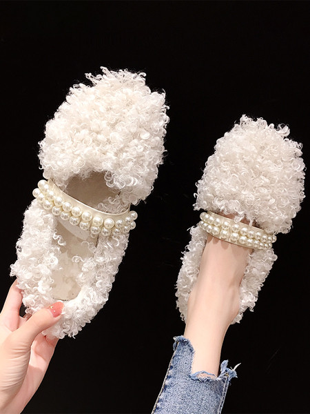 Új pehelycipő modell gyöngyökkel és lapos talppal