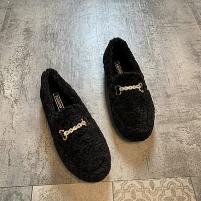 Elegantne ženske perje s kopčom